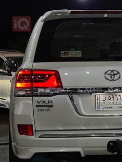 تۆیۆتا لاند کروزەر